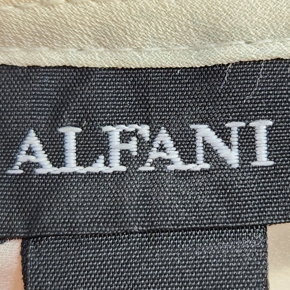 Alfani NWOT Turquoise w/White & Black Floral Print V Neck Sleeveless Top Size 4 - Picture 6 of 8